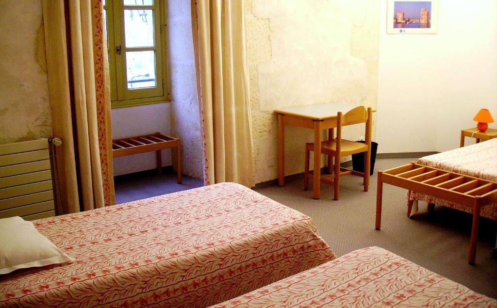 Abbaye Royale Hotell Saint-Jean-dʼAngély Rum bild